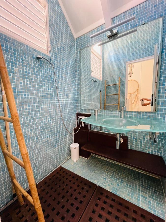 Blue Lagoon, Cottage Les Pieds Dans L Eau テール・ド・オー エクステリア 写真